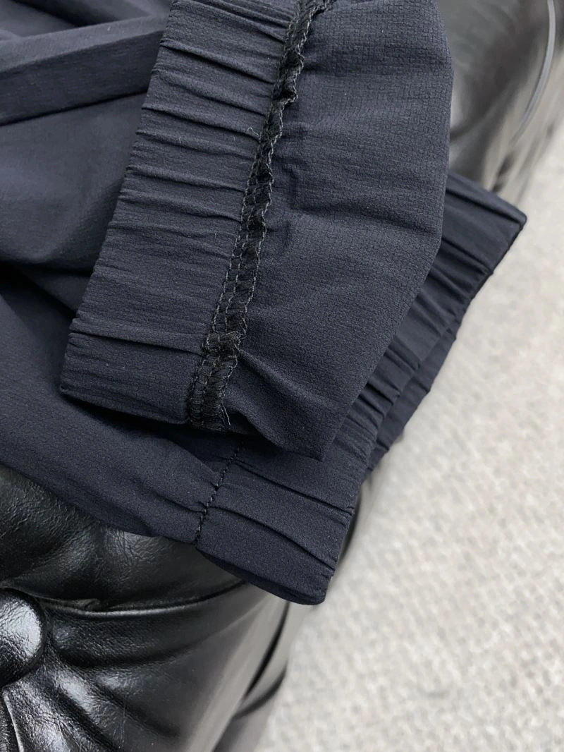 Moncler Long Pants Lightweight 141205