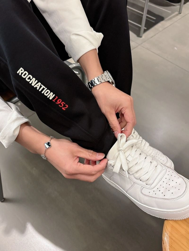 Moncler Long Pants Effortless 140801