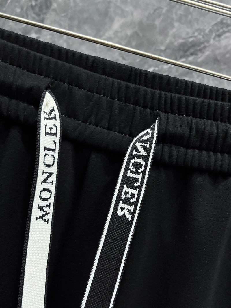 Moncler Long Pants Sleek 140307
