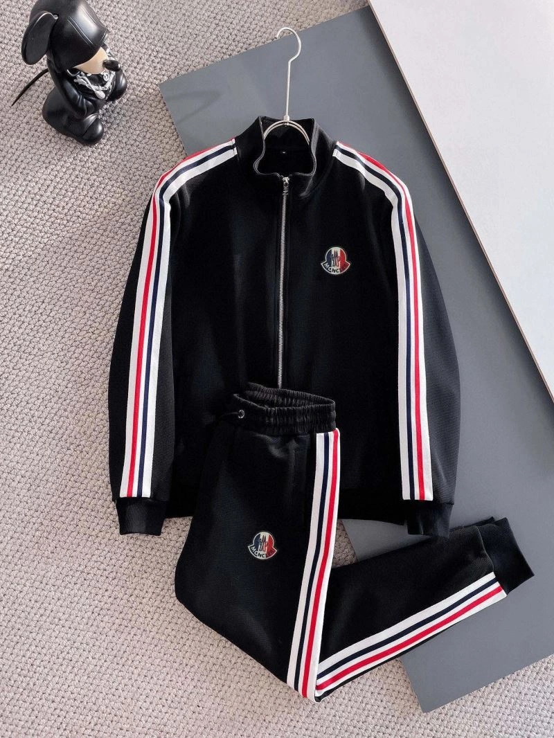 Seasonal Moncler Long Suits 142563