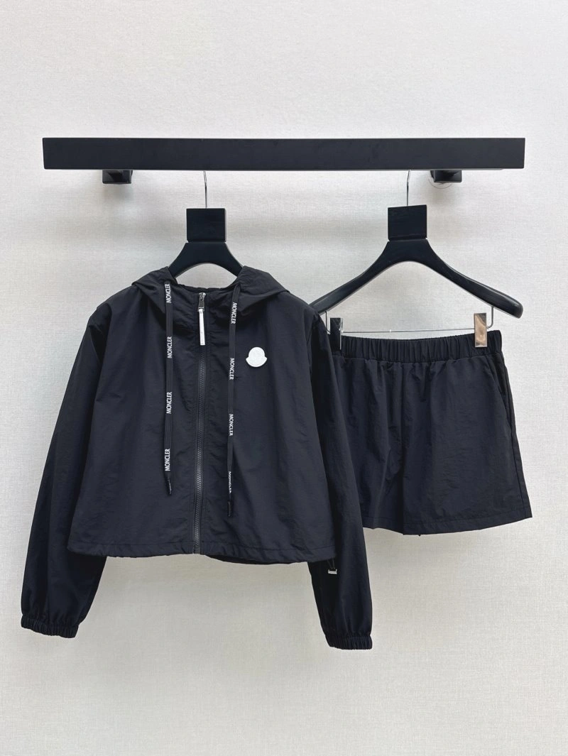 SmoothTexture Moncler Long Suits 139656