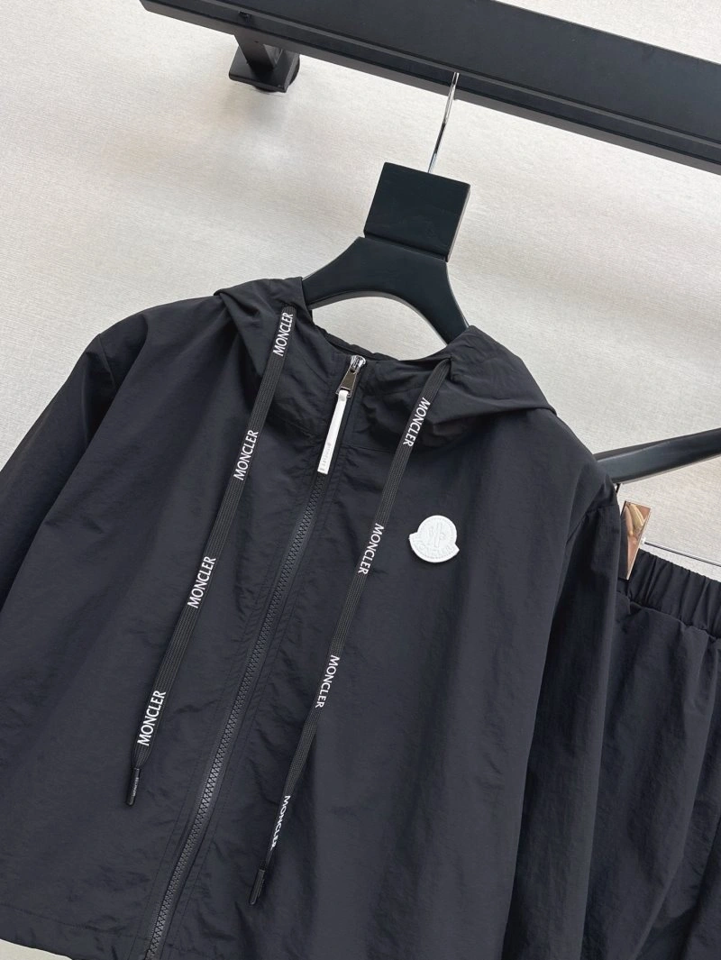 SmoothTexture Moncler Long Suits 139656