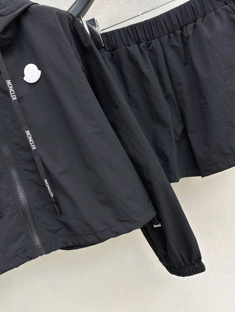 SmoothTexture Moncler Long Suits 139656