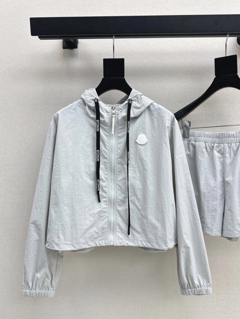 Moncler Long Suits Compact 139637