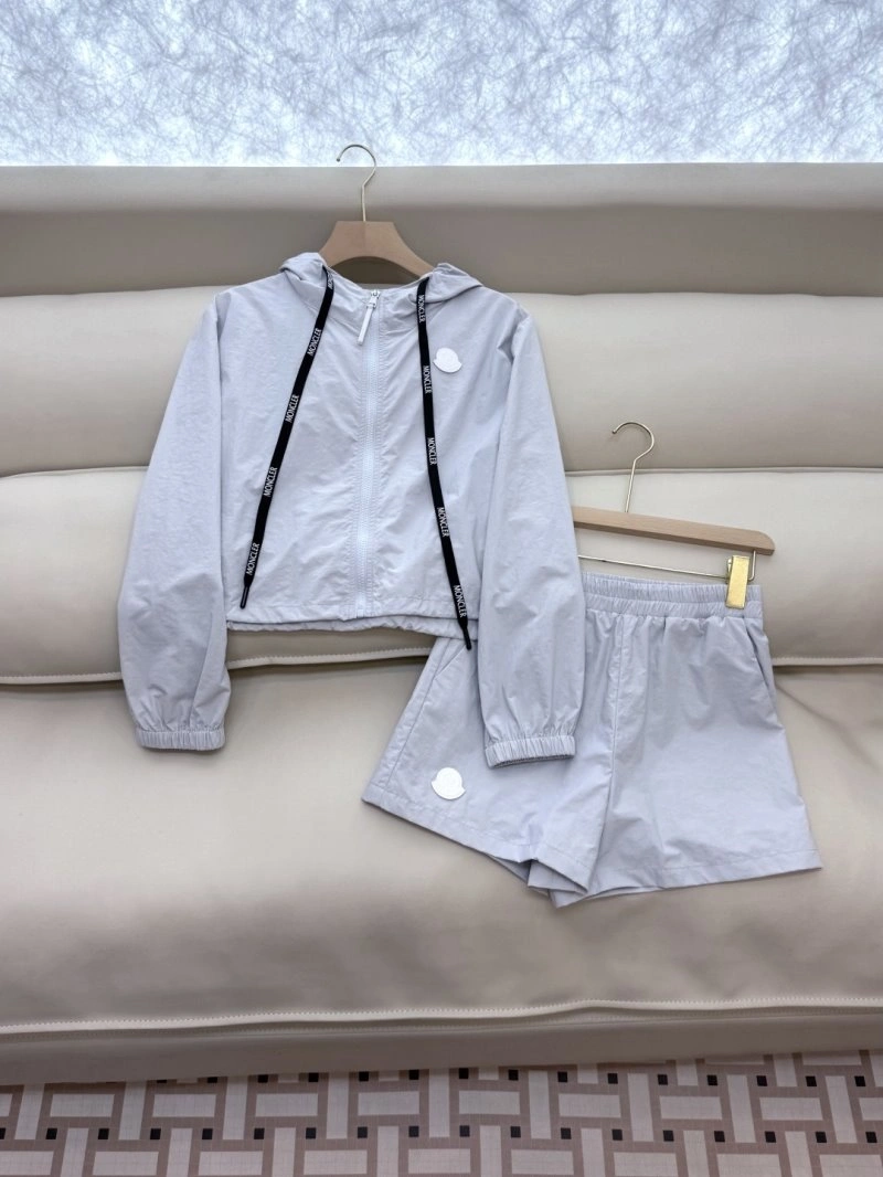TechFriendly Moncler Long Suits 139626