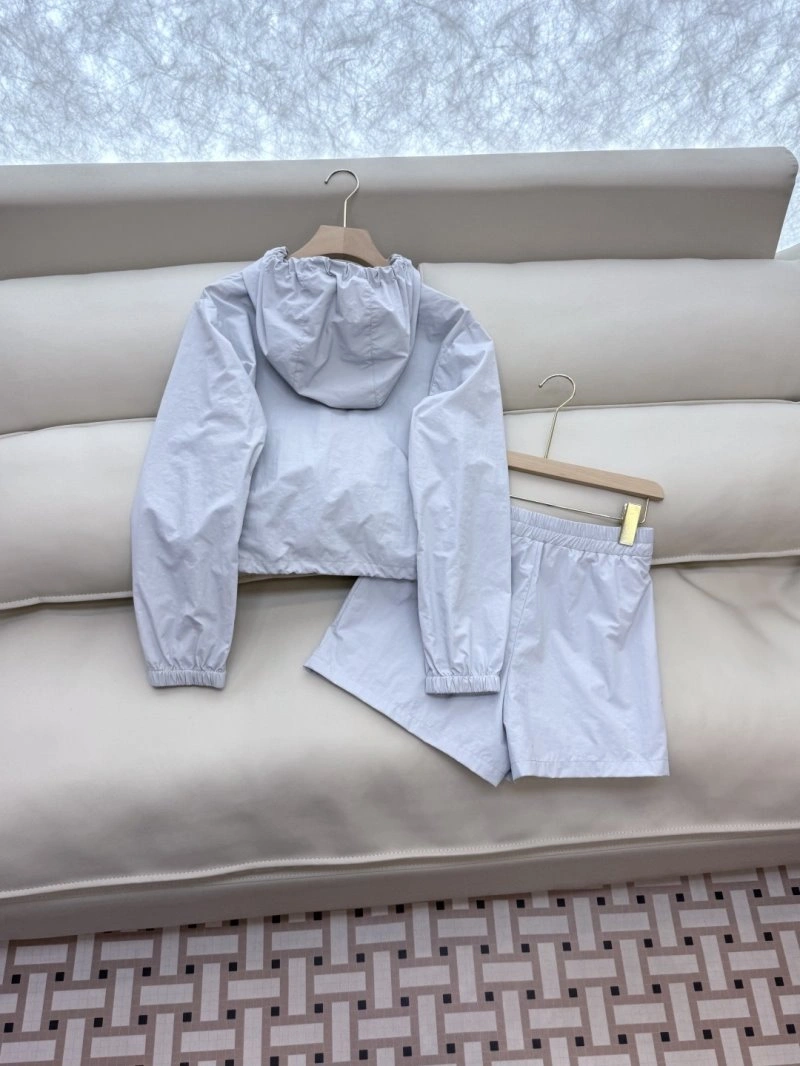 TechFriendly Moncler Long Suits 139626