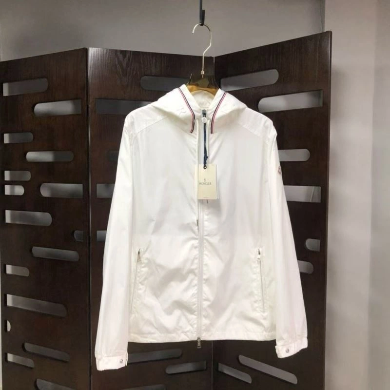 Elegant Moncler Outwear 143754
