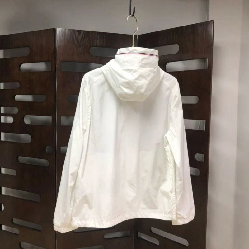 Elegant Moncler Outwear 143754