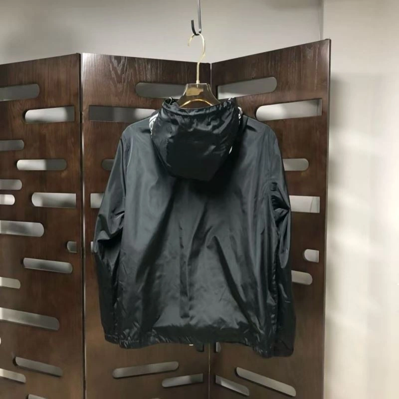 Breathable Moncler Outwear 143748