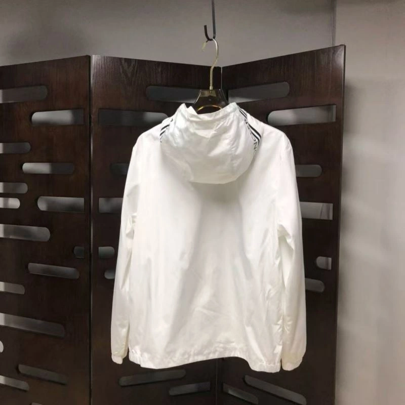 Breathable Moncler Outwear 143748