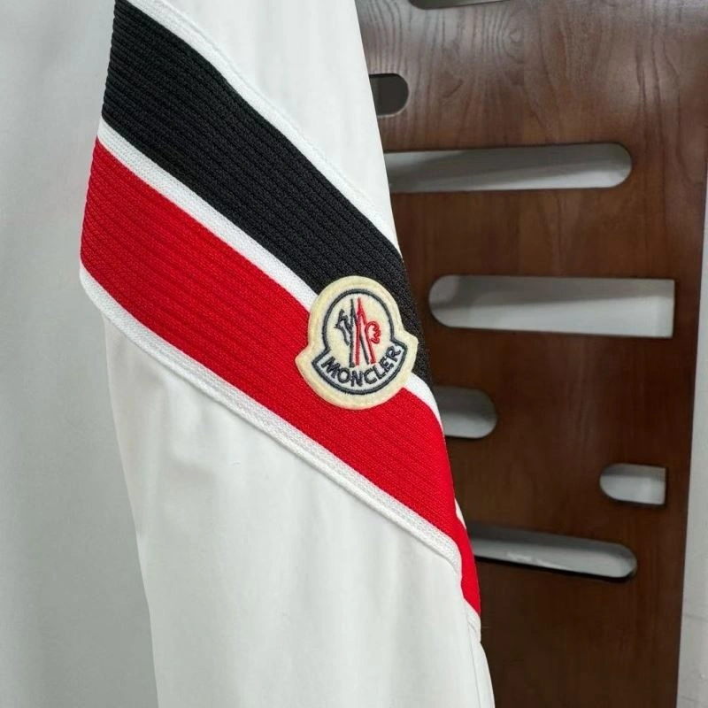Breathable Moncler Outwear 143734