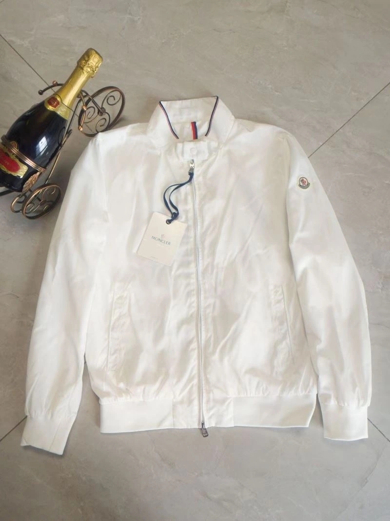 Moncler Outwear Sporty 143733