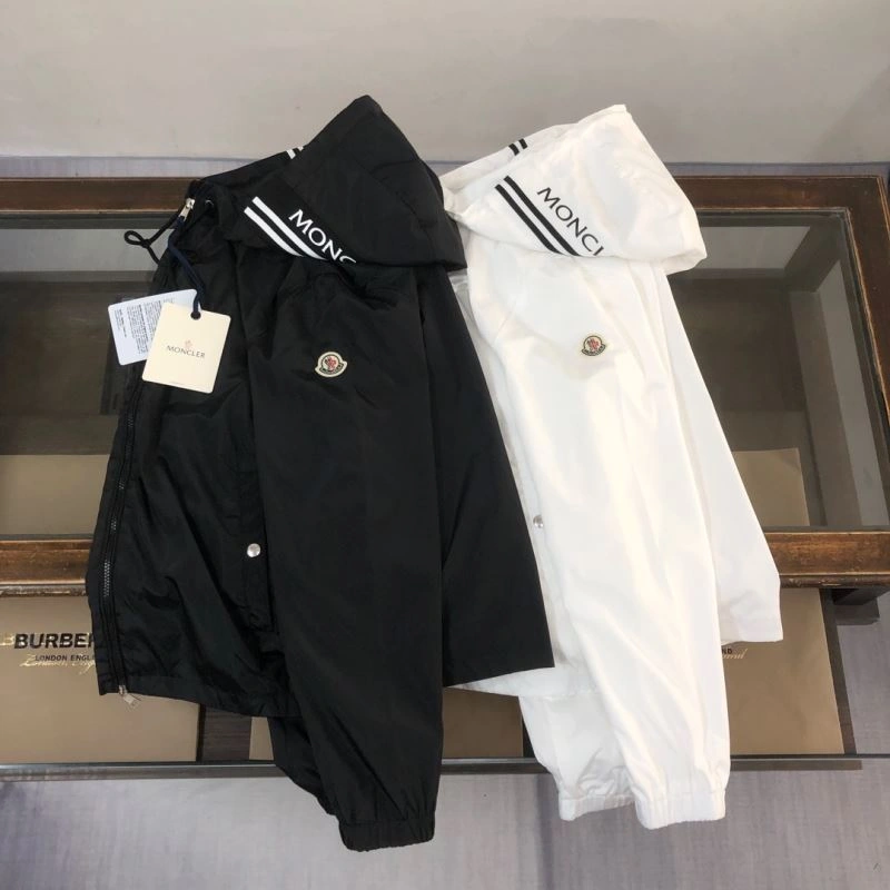 Moncler Outwear FlexibleFit 143609