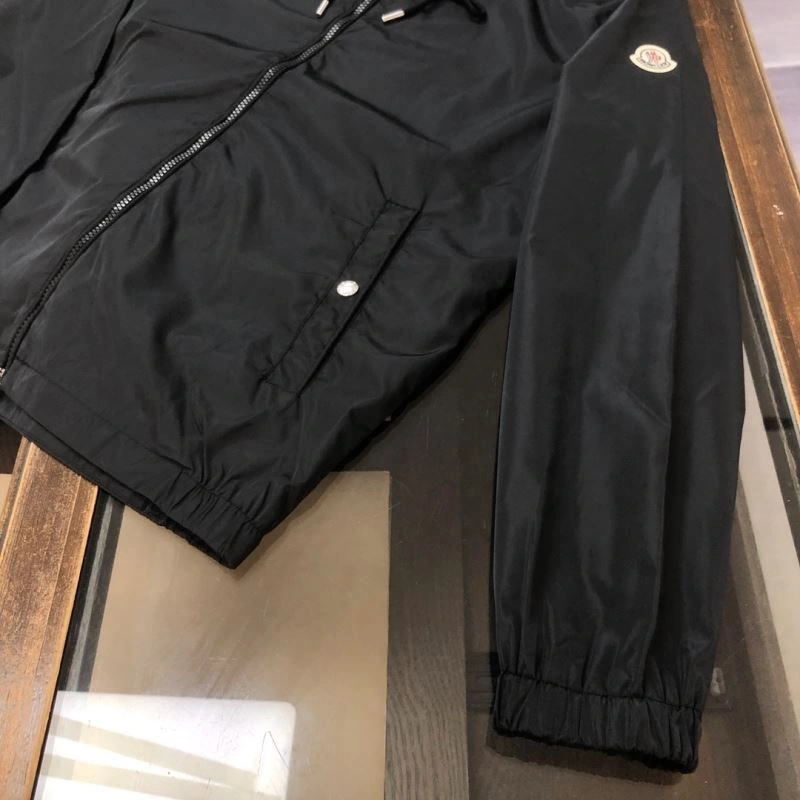 Moncler Outwear FlexibleFit 143609