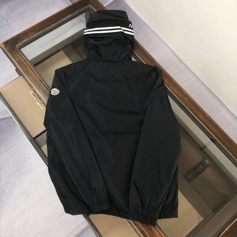 Moncler Outwear FlexibleFit 143609