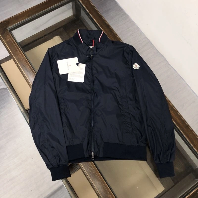 Moncler Outwear Classic 143639
