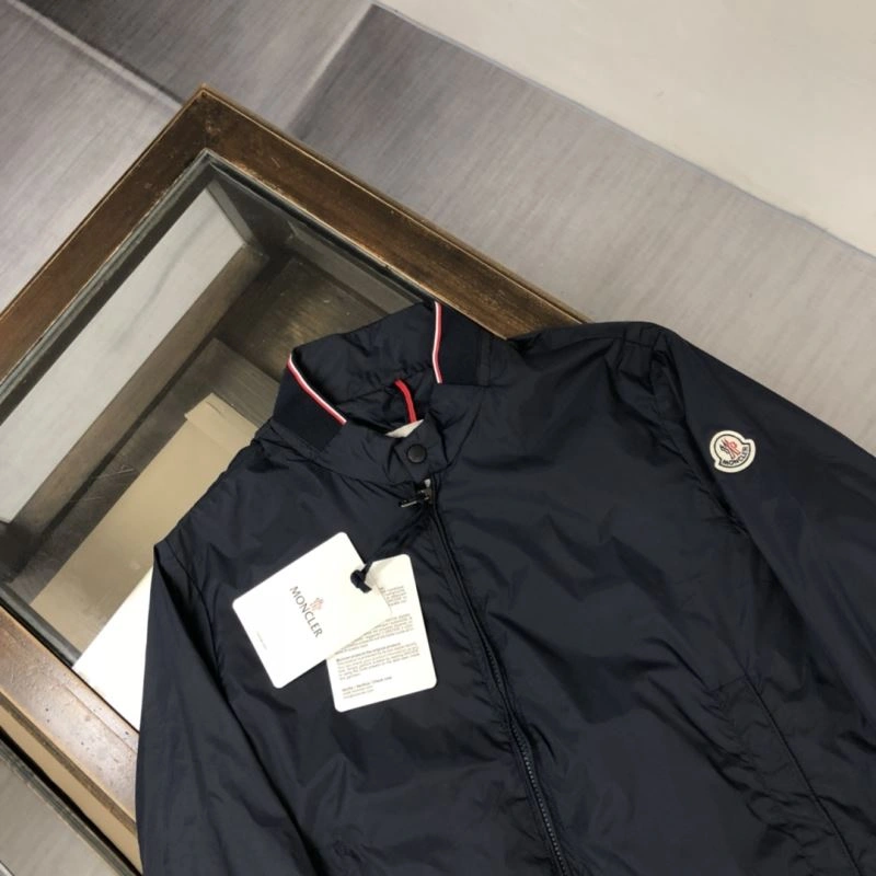 Moncler Outwear Classic 143639