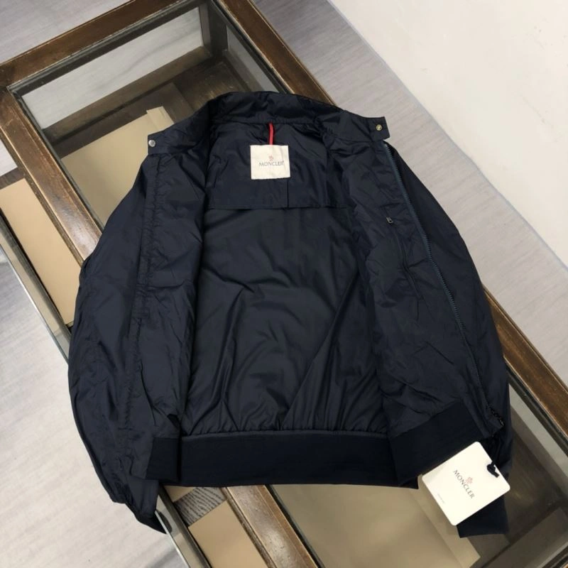 Moncler Outwear Classic 143639