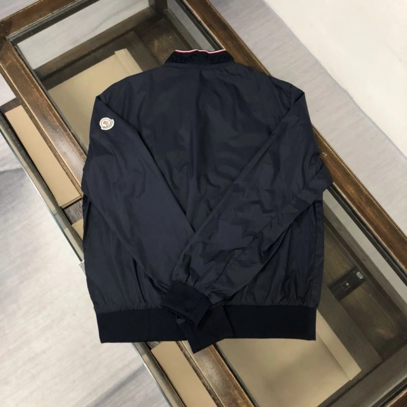 Moncler Outwear Classic 143639
