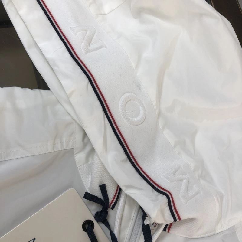 Moncler Outwear Unique 143610