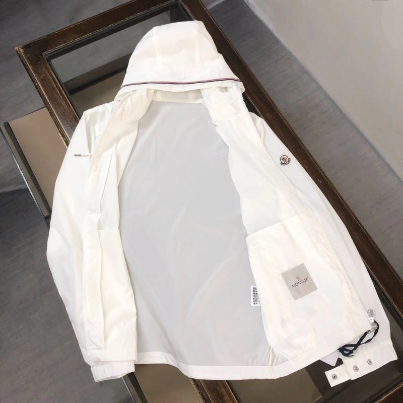 Moncler Outwear Unique 143610
