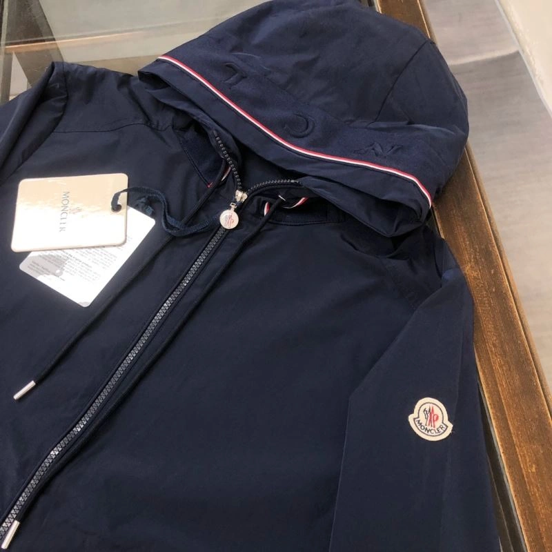 Moncler Outwear Durable 143608