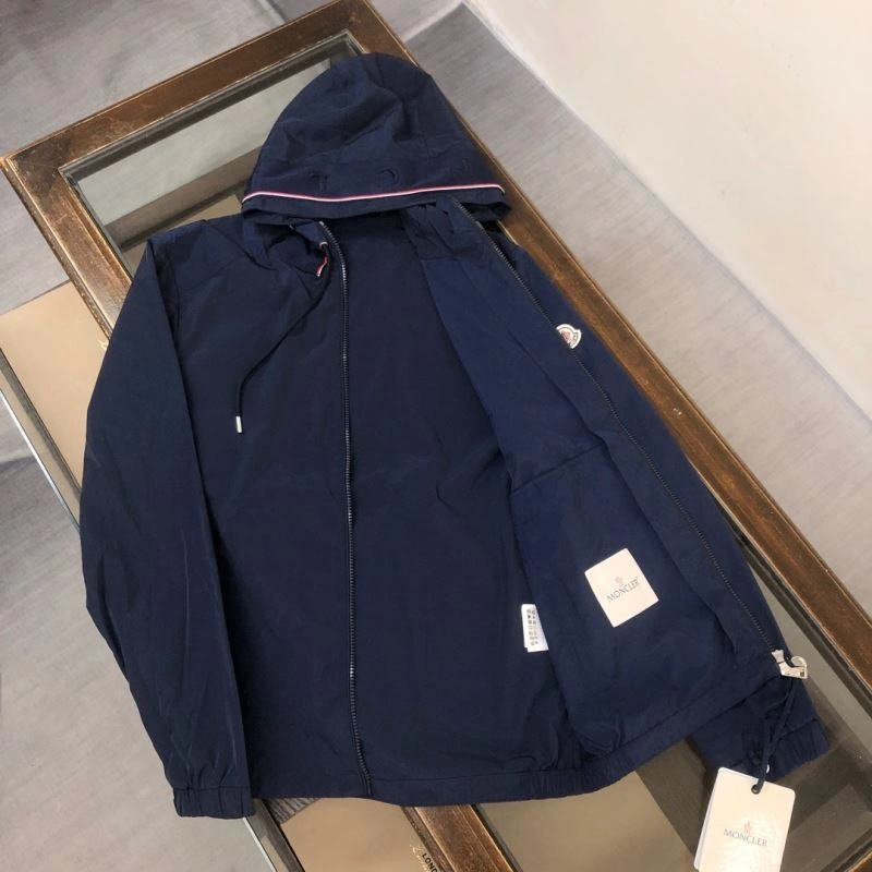 Moncler Outwear Durable 143608