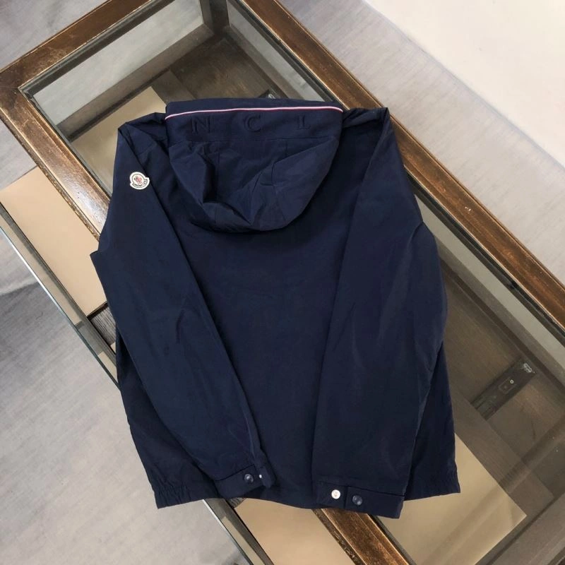 Moncler Outwear Durable 143608