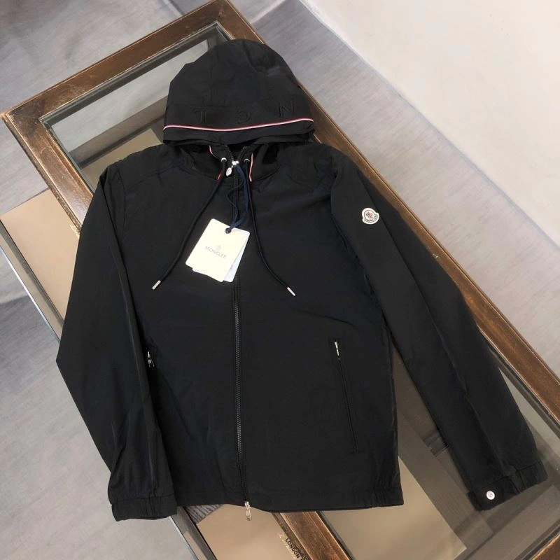 Breathable Moncler Outwear 143606