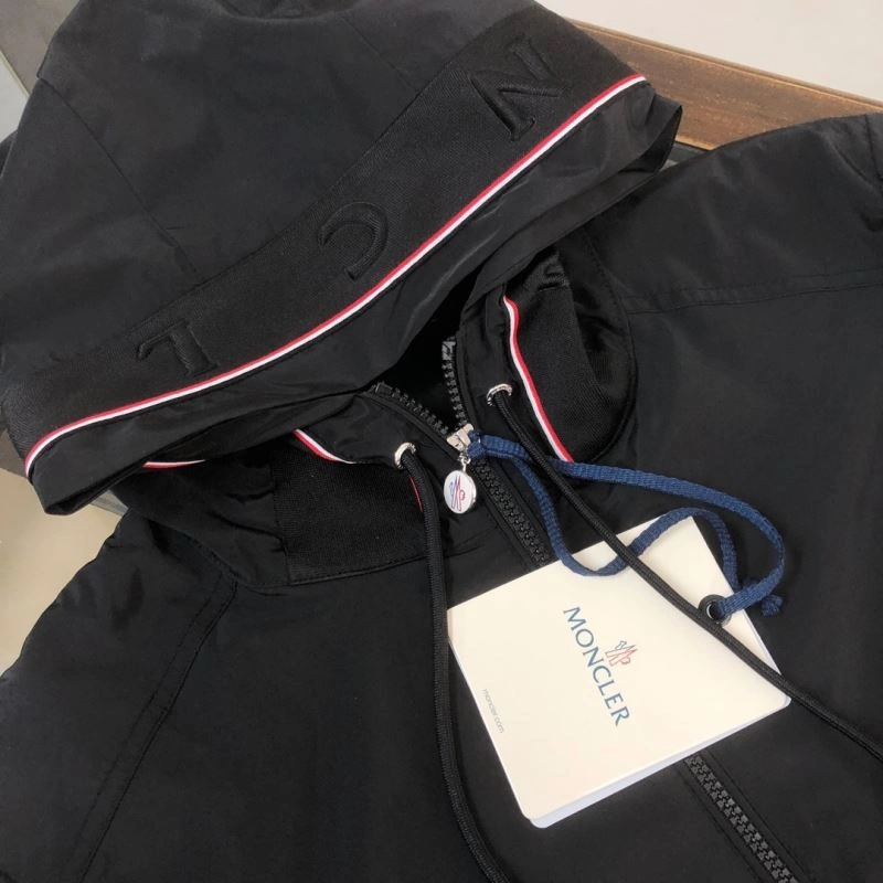 Breathable Moncler Outwear 143606