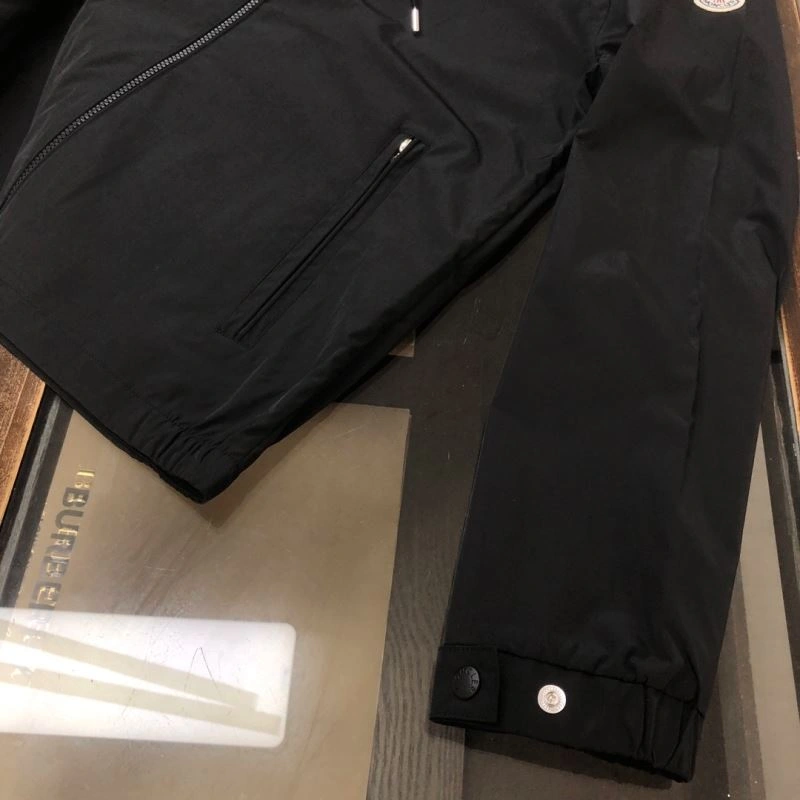 Breathable Moncler Outwear 143606