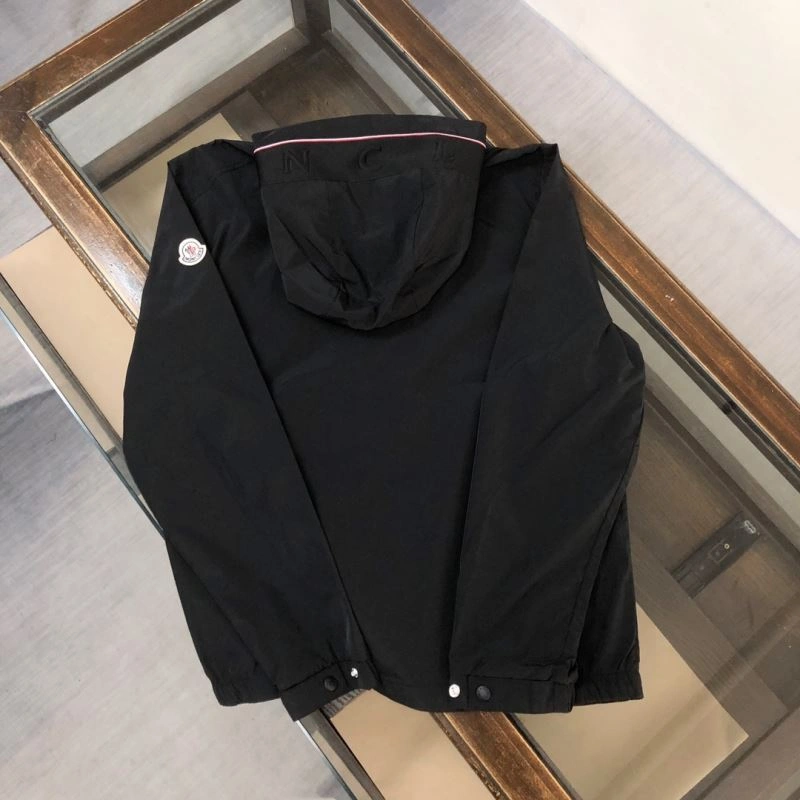Breathable Moncler Outwear 143606