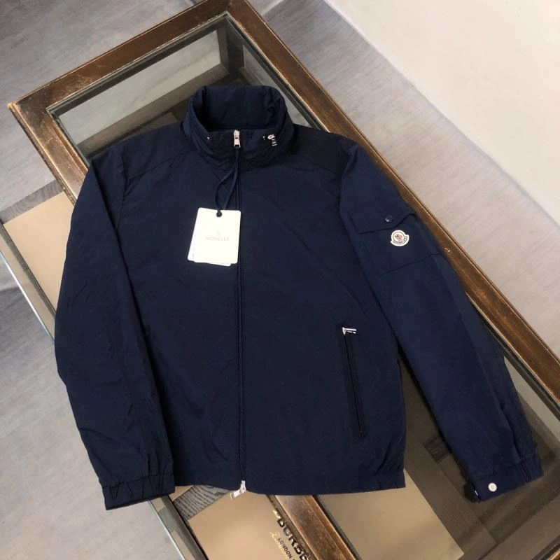 Resilient Moncler Outwear 143607