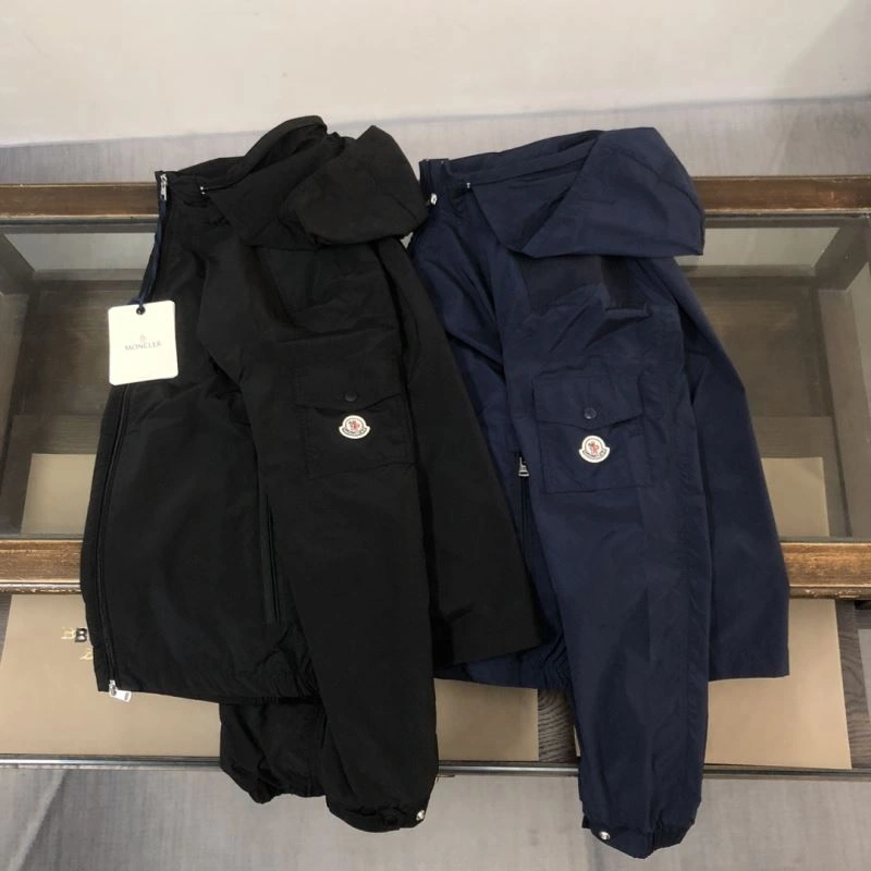 Resilient Moncler Outwear 143607