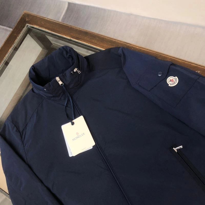 Resilient Moncler Outwear 143607