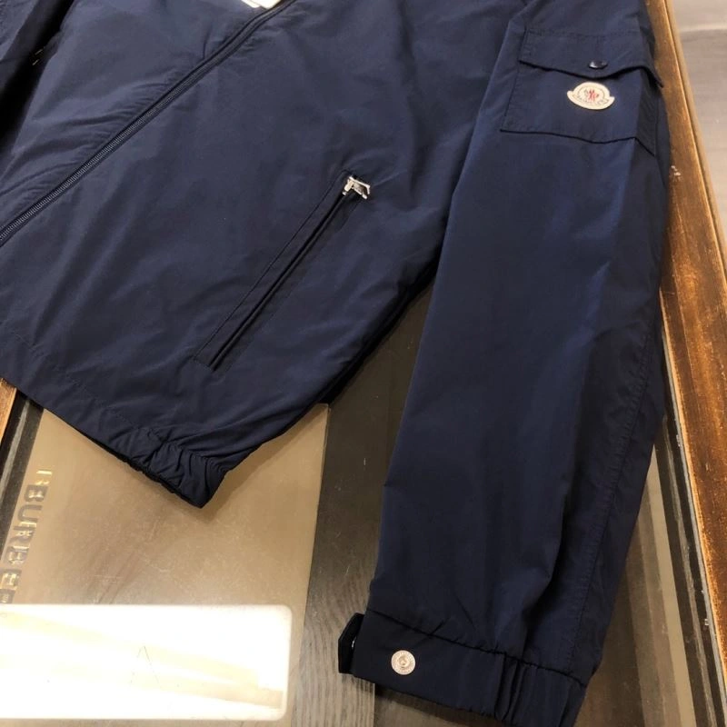 Resilient Moncler Outwear 143607