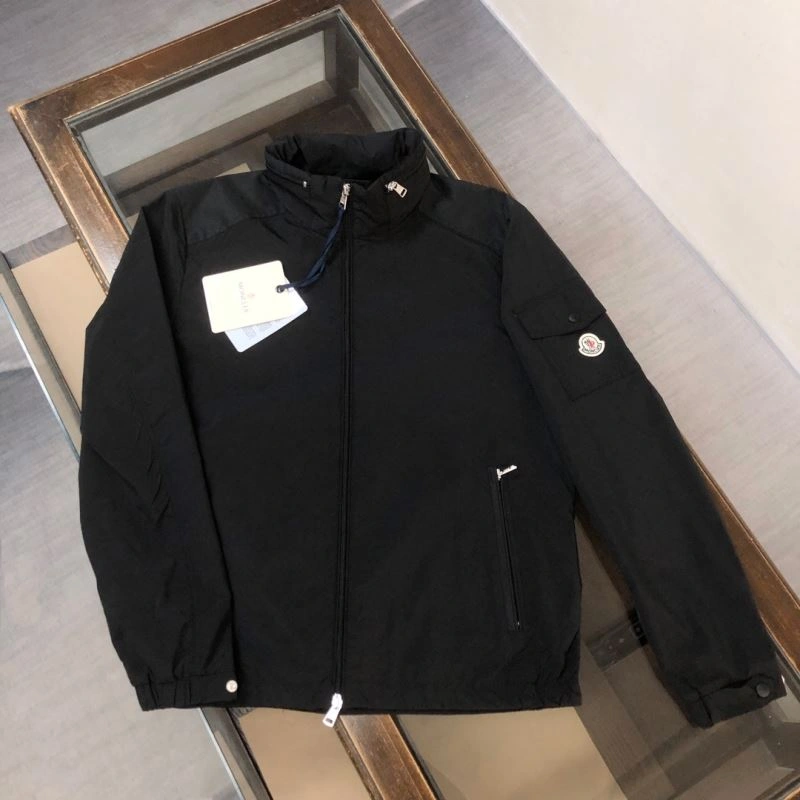 Moncler Outwear Chic 143604
