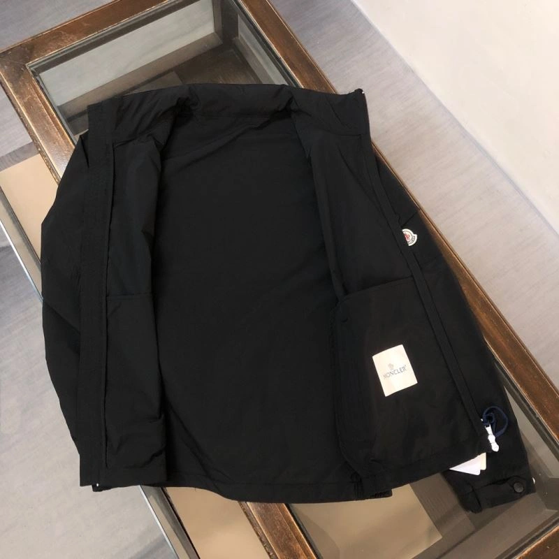 Moncler Outwear Chic 143604