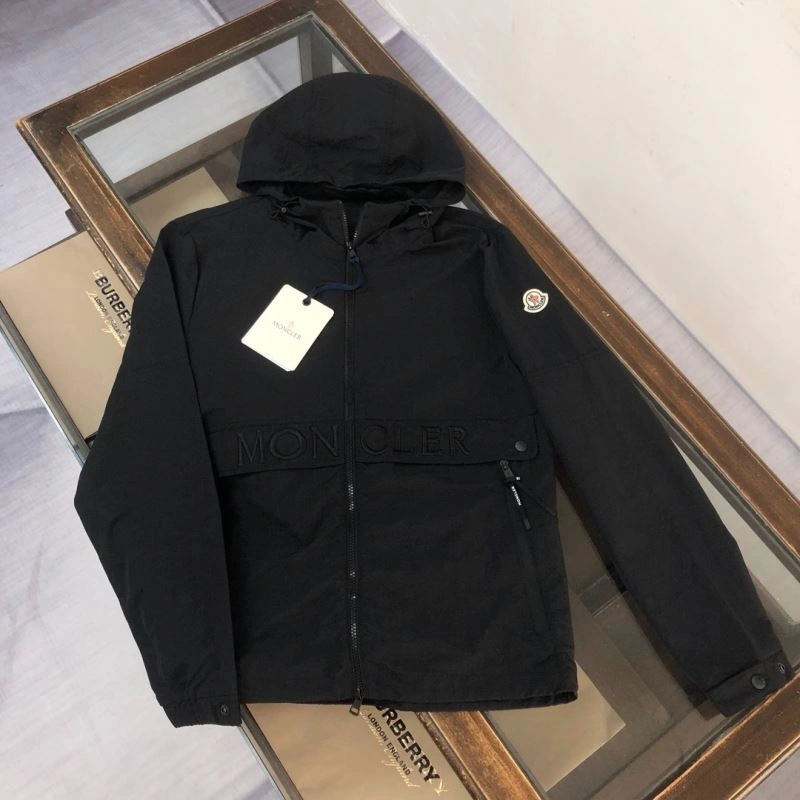 Moncler Outwear Minimalist 143602