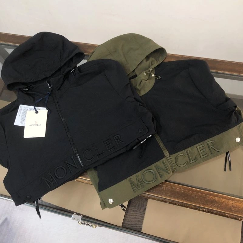 Comfortable Moncler Outwear 143593