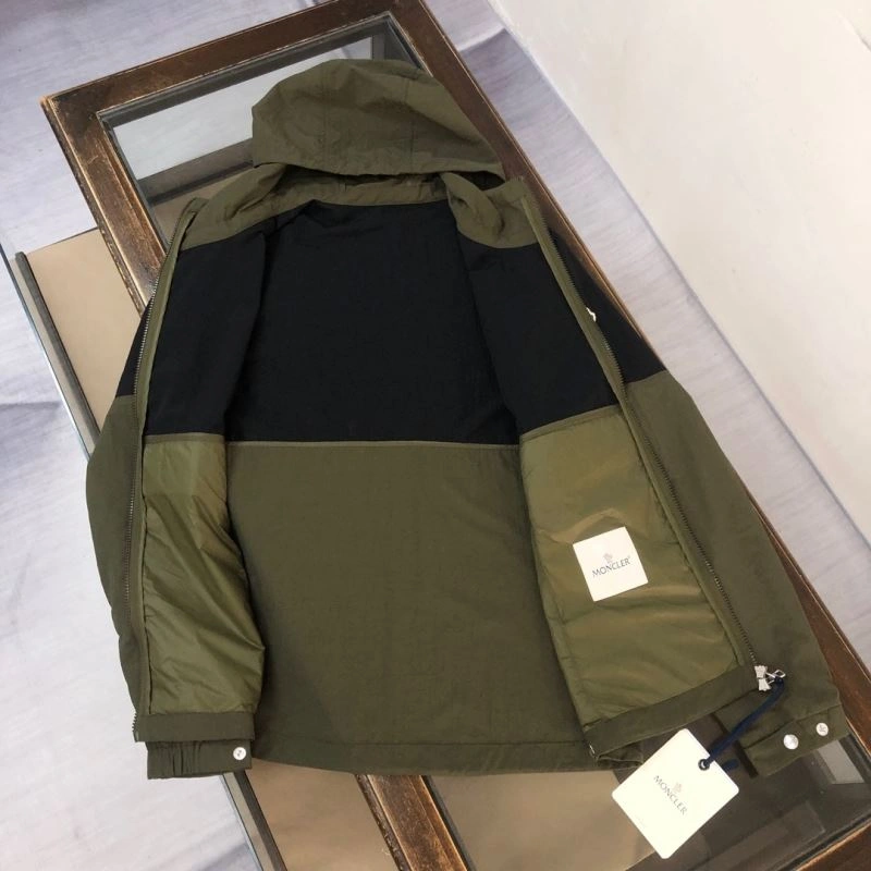 Comfortable Moncler Outwear 143593