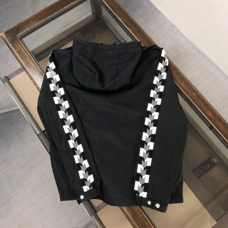 Moncler Outwear FlexibleFit 143596