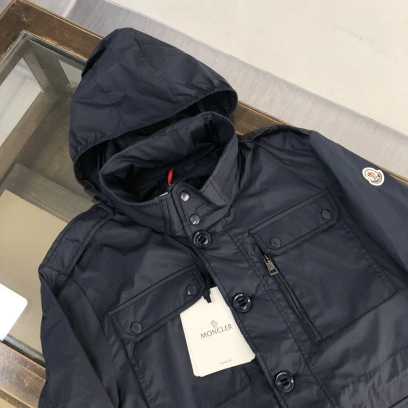 Cozy Moncler Outwear 143600