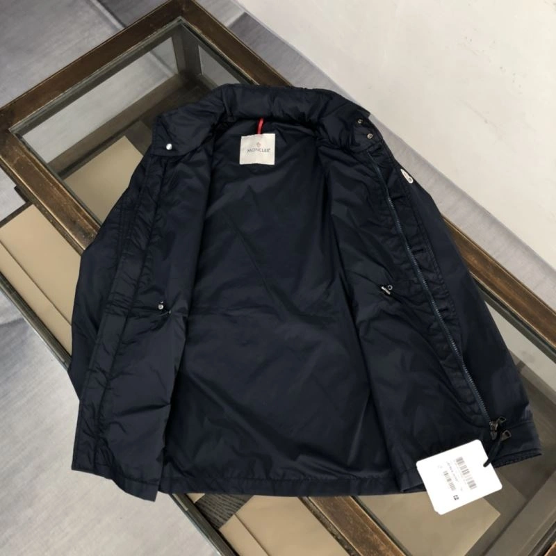 Cozy Moncler Outwear 143600