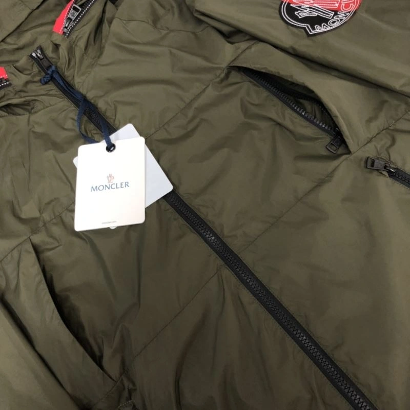 Breathable Moncler Outwear 143592