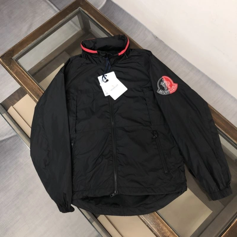 Moncler Outwear Versatile 143577
