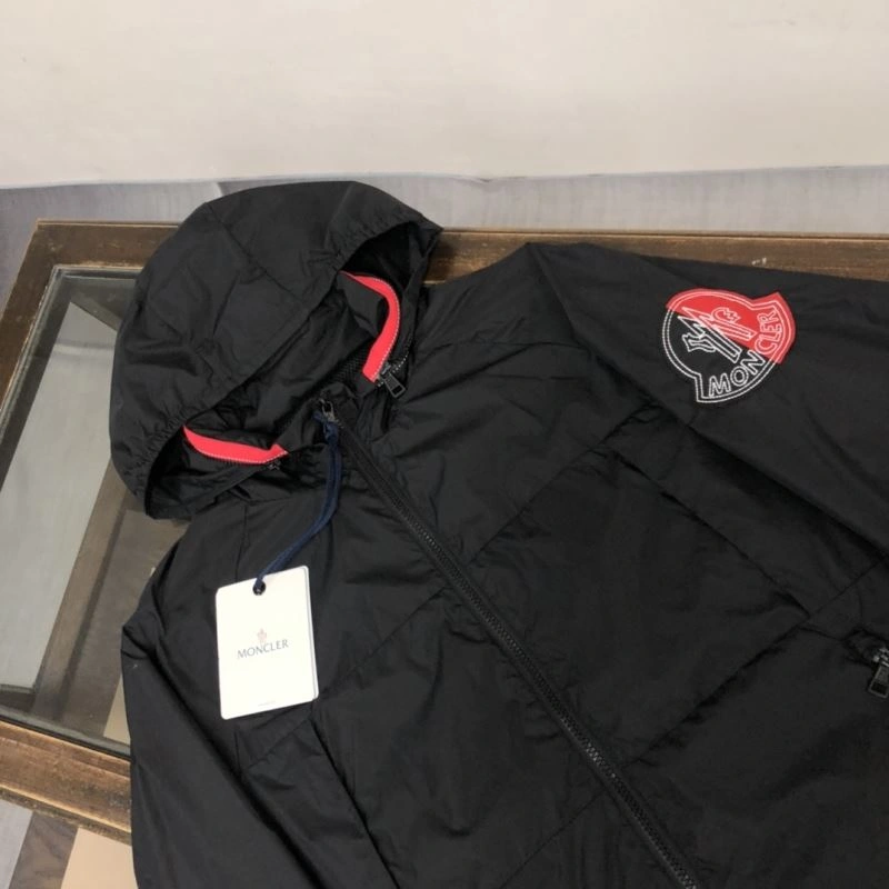 Moncler Outwear Versatile 143577
