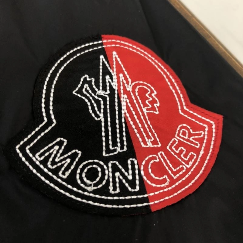 Moncler Outwear Versatile 143577