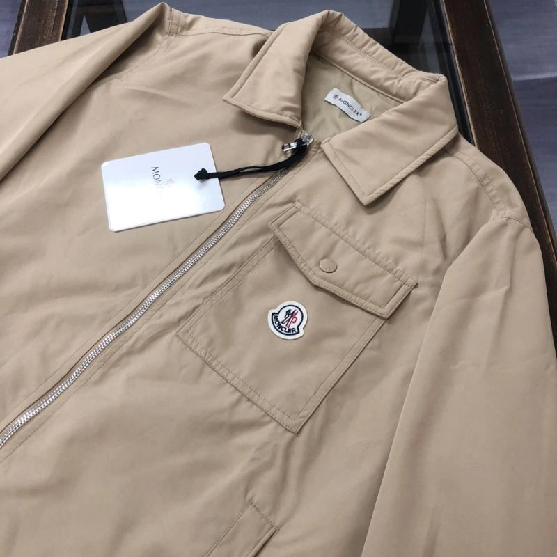 Elegant Moncler Outwear 143599