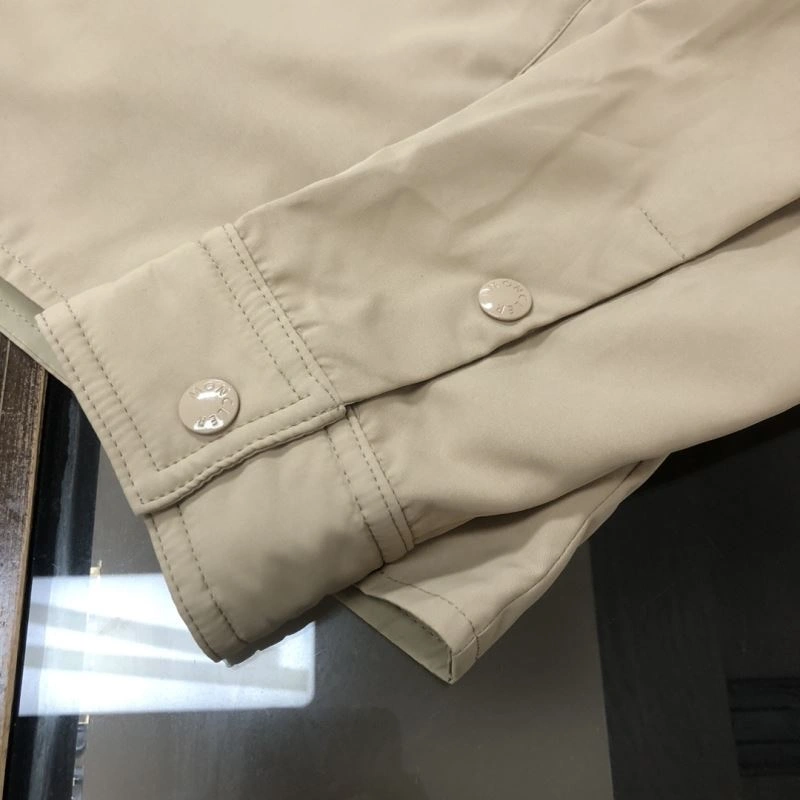 Elegant Moncler Outwear 143599